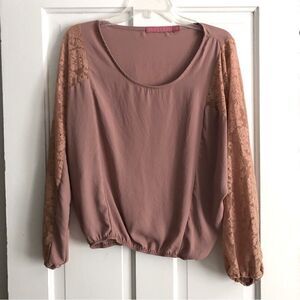 Dusty rose Malloy blouse long lace puff sleeve Gathered elastic @ waist & wrists